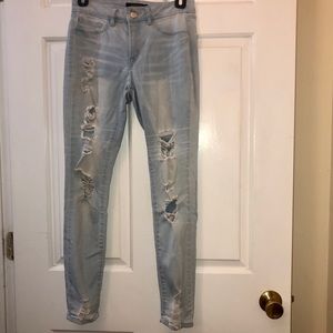🦋 F21 REFUGE distressed skinny jeans light blue